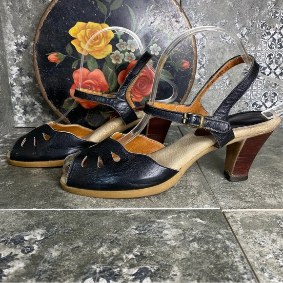 Vintage 70s Peep Toe Heel Sandals - Picture 3 of 7